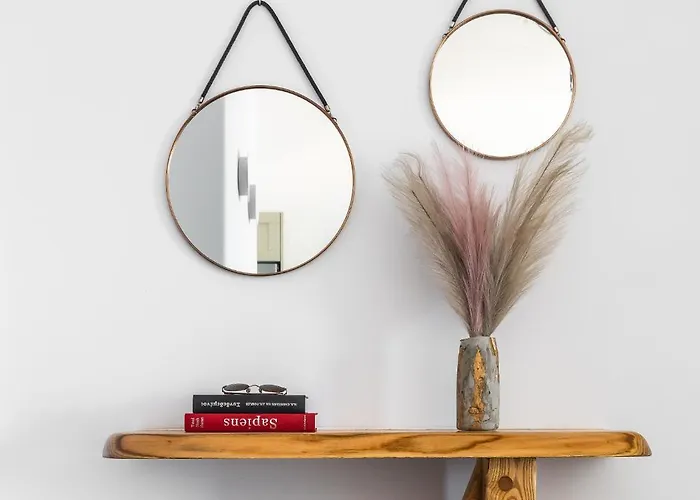 Eclipse Tales Milos, Port Area Adámas