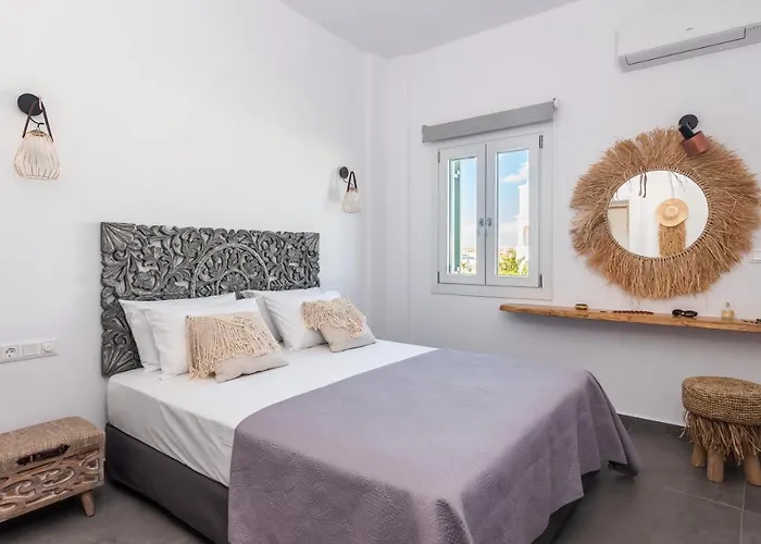 Eclipse Tales Milos, Port Area *