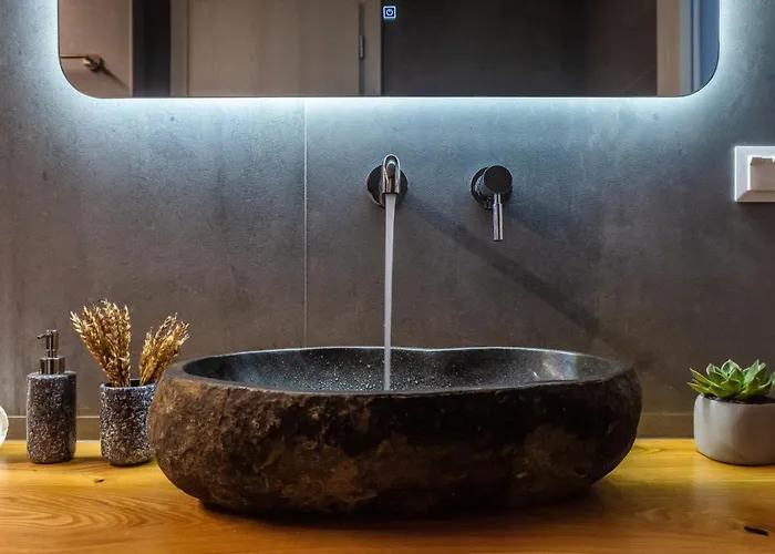 Eclipse Tales Milos, Port Area