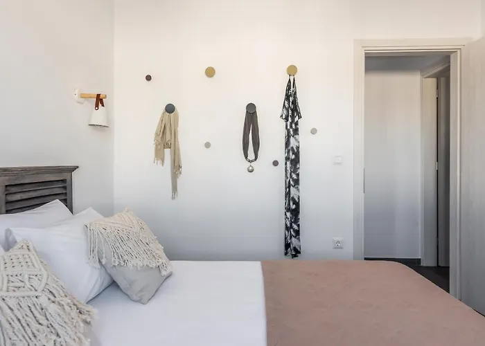 Eclipse Tales Milos, Port Area