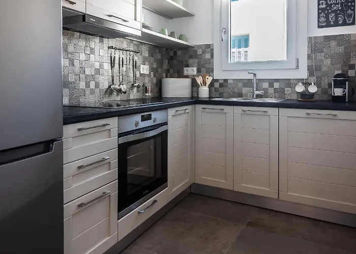 Eclipse Tales Milos, Port Area アパート アダマス