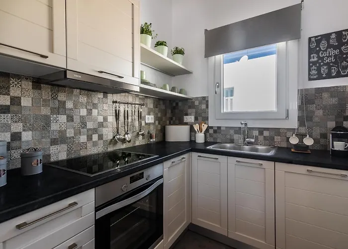 Eclipse Tales Milos, Port Area アパート