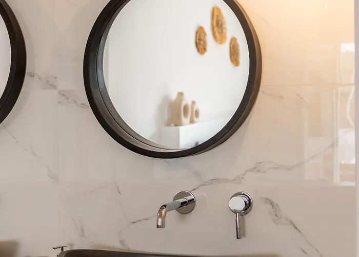 Eclipse Tales Milos, Port Area アダマス